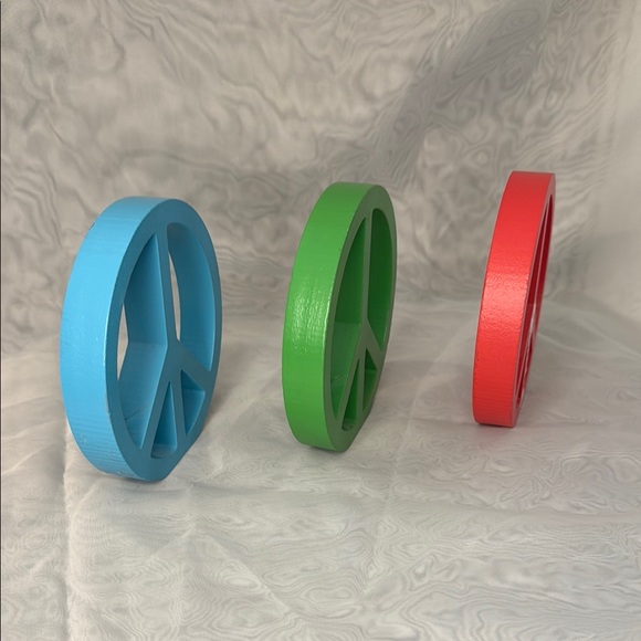 Peace Sign Decor Set - Picture 4 of 6